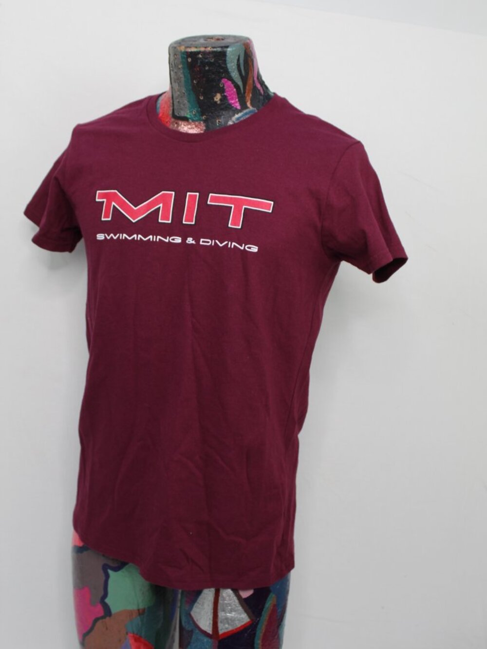 MIT Swimming and Diving Womens Red Large Tshirt - Picture 2 of 9